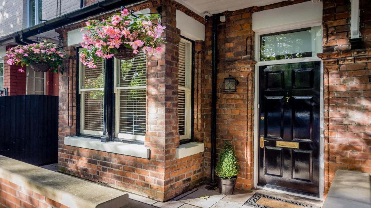 Longfield House Apartemen York