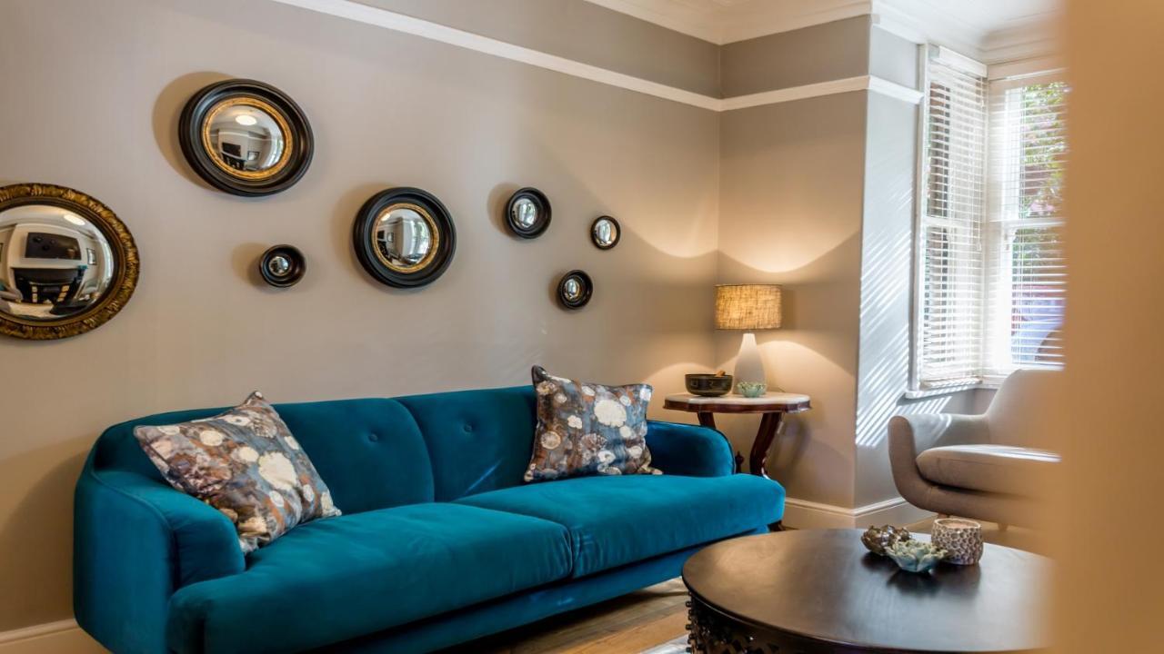 Longfield House Apartemen *